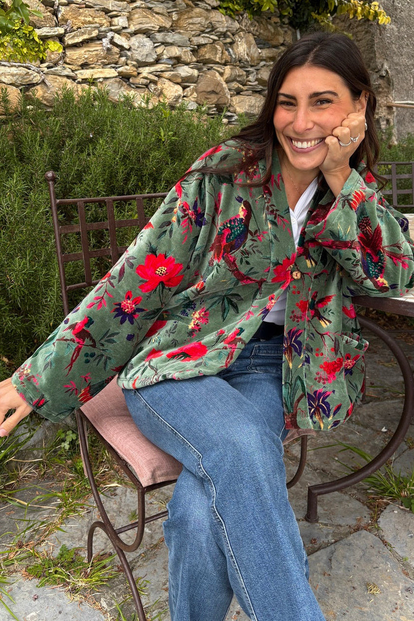 giacca kimono in velluto di cotone floreale verde fatta a mano in India 