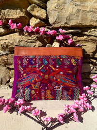 pochette grande viaggio huipil guatemala porta documenti etnica bohochic viola lapeapois