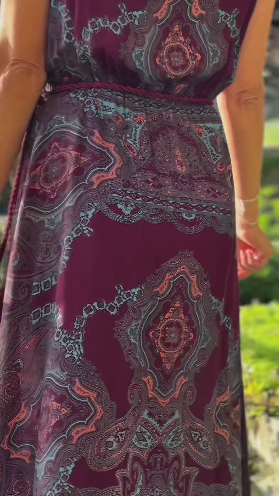 abito lungo estivo elegante leggero smanicato incrociato stampa Paisley boho chic bordeaux video