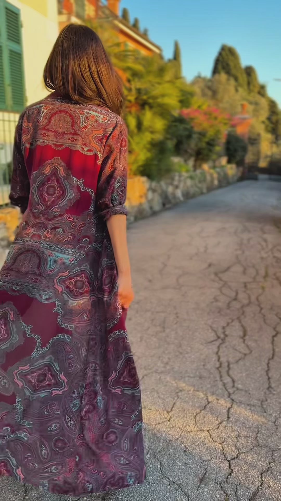 chemisier lungo leggero elegante stampa Paisley bordeaux boho chic resort wear video