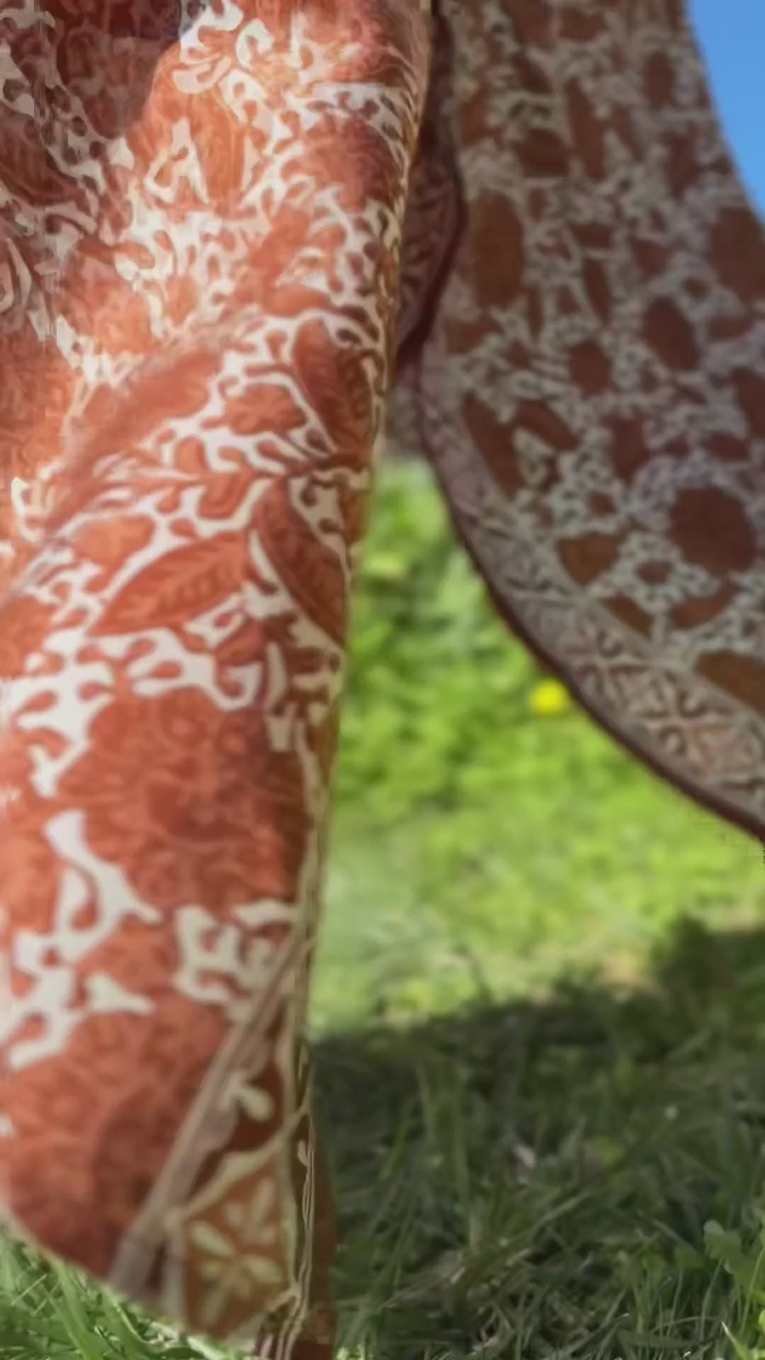 Abito lungo in Seta Batik dipinta a mano- stampa floreale - Moka e Bronzo