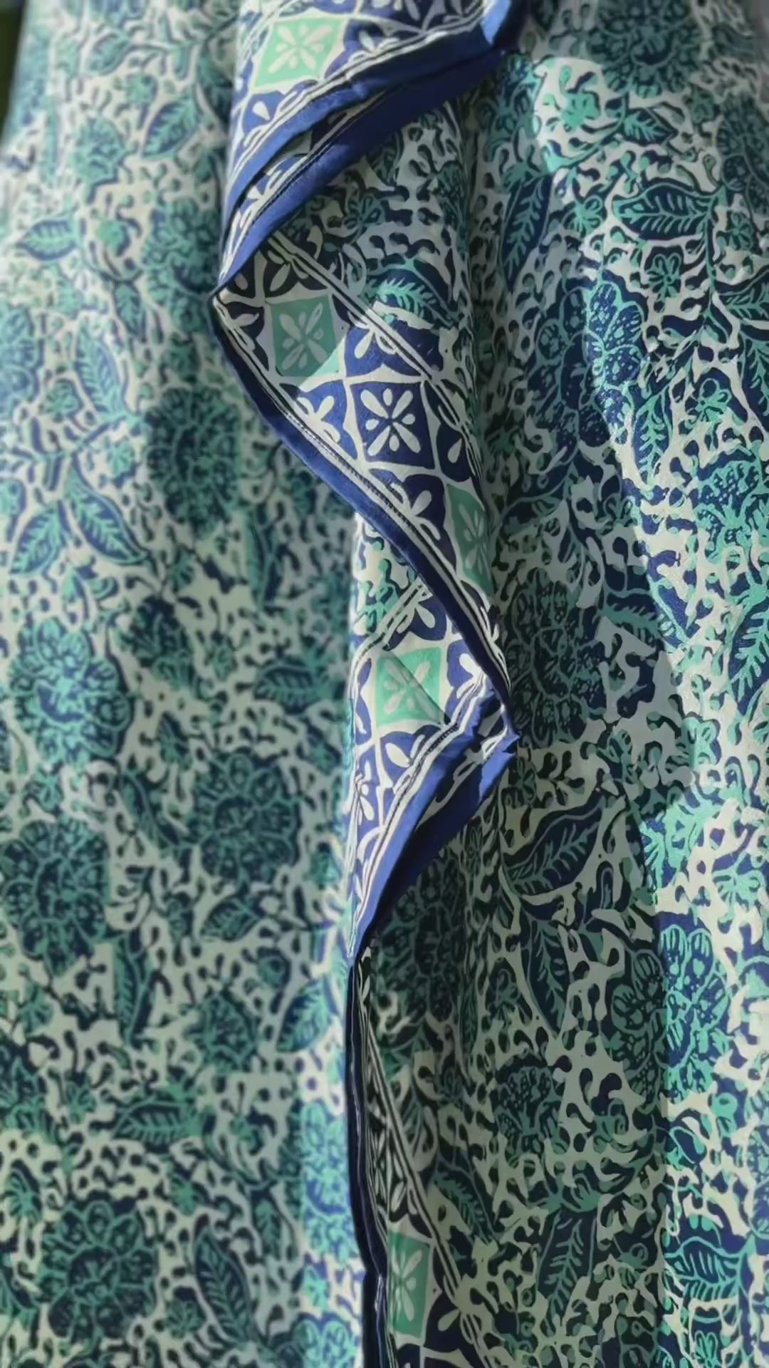 vestito leggero in seta batik boho chic stampa floreale blu turchese video lapeapois