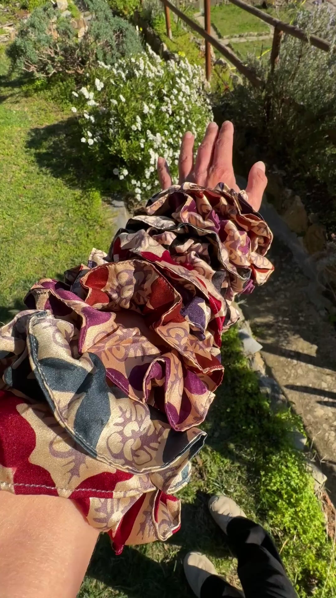 Elastico per capelli in Seta - Batik Chic - Scrunchie MALVA