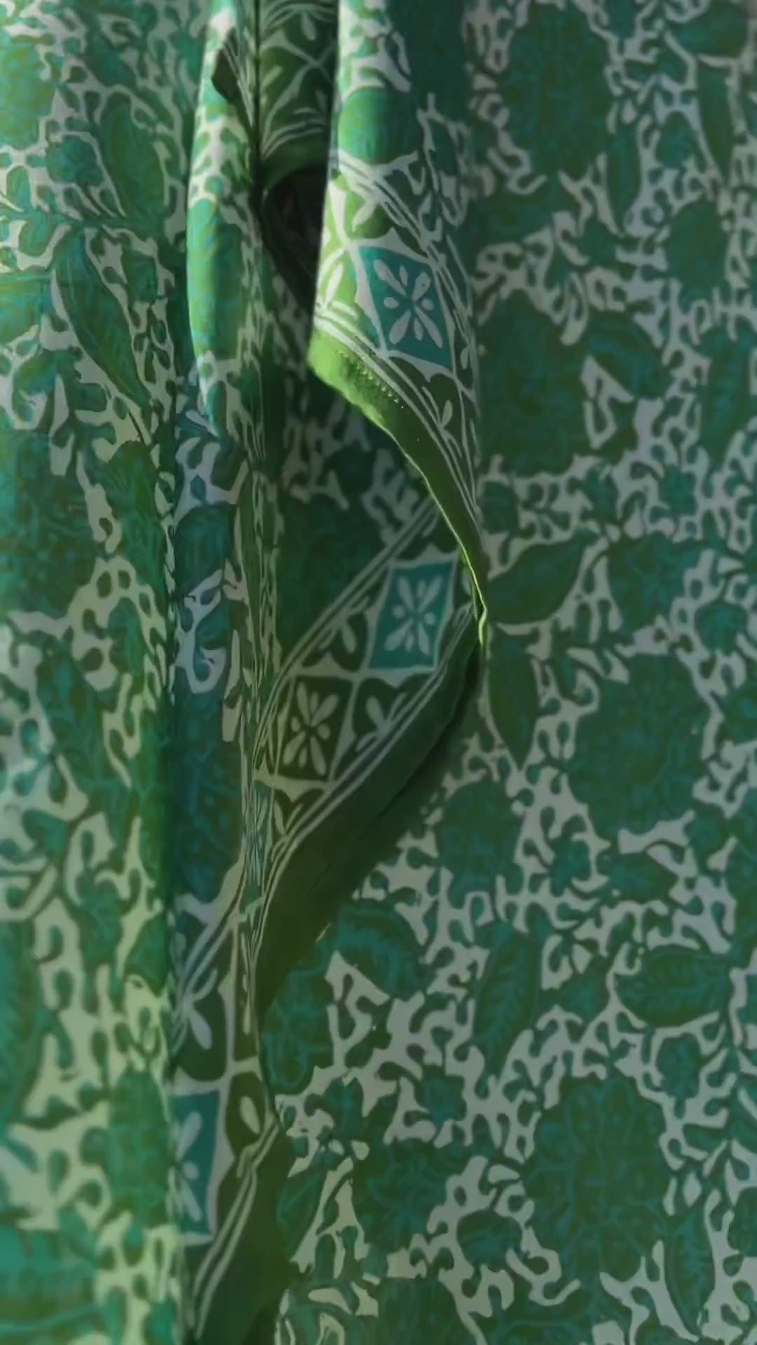 Abito lungo in Seta Batik dipinta a mano- stampa floreale - Verde Smeraldo